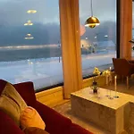 فيلة Ekkeroy - Arctic Living Under The Northern Lights