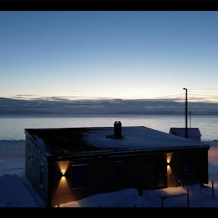 Ekkeroy - Arctic Living Under The Northern Lights *