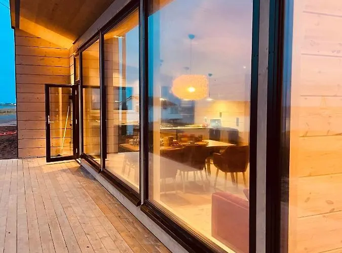 Villa Ekkeroy - Arctic Living Under The Northern Lights Vadso