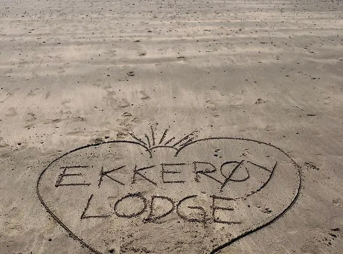 Ekkeroy - Arctic Living Under The Northern Lights * Vadsø