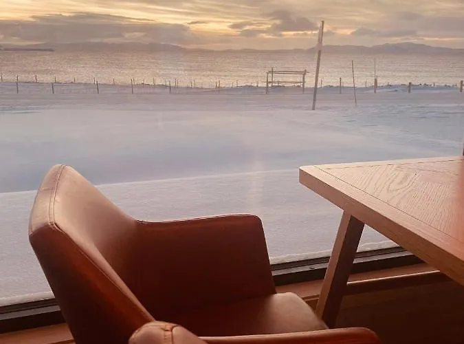 Ekkeroy - Arctic Living Under The Northern Lights *