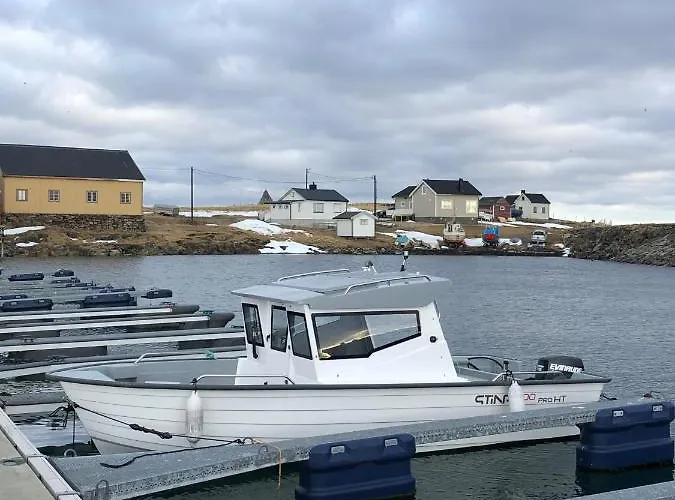 Ekkeroy - Arctic Living Under The Northern Lights Vadsø