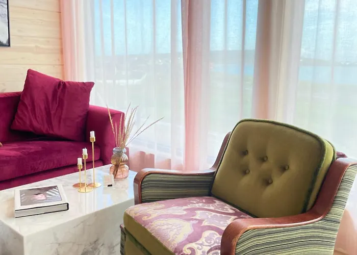 Ekkeroy - Arctic Living Under The Northern Lights Vadsø